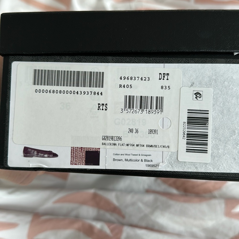 Chanel tweed ballet flats, size 36. Never worn. Dust bags and box included. - Picture 2 of 7